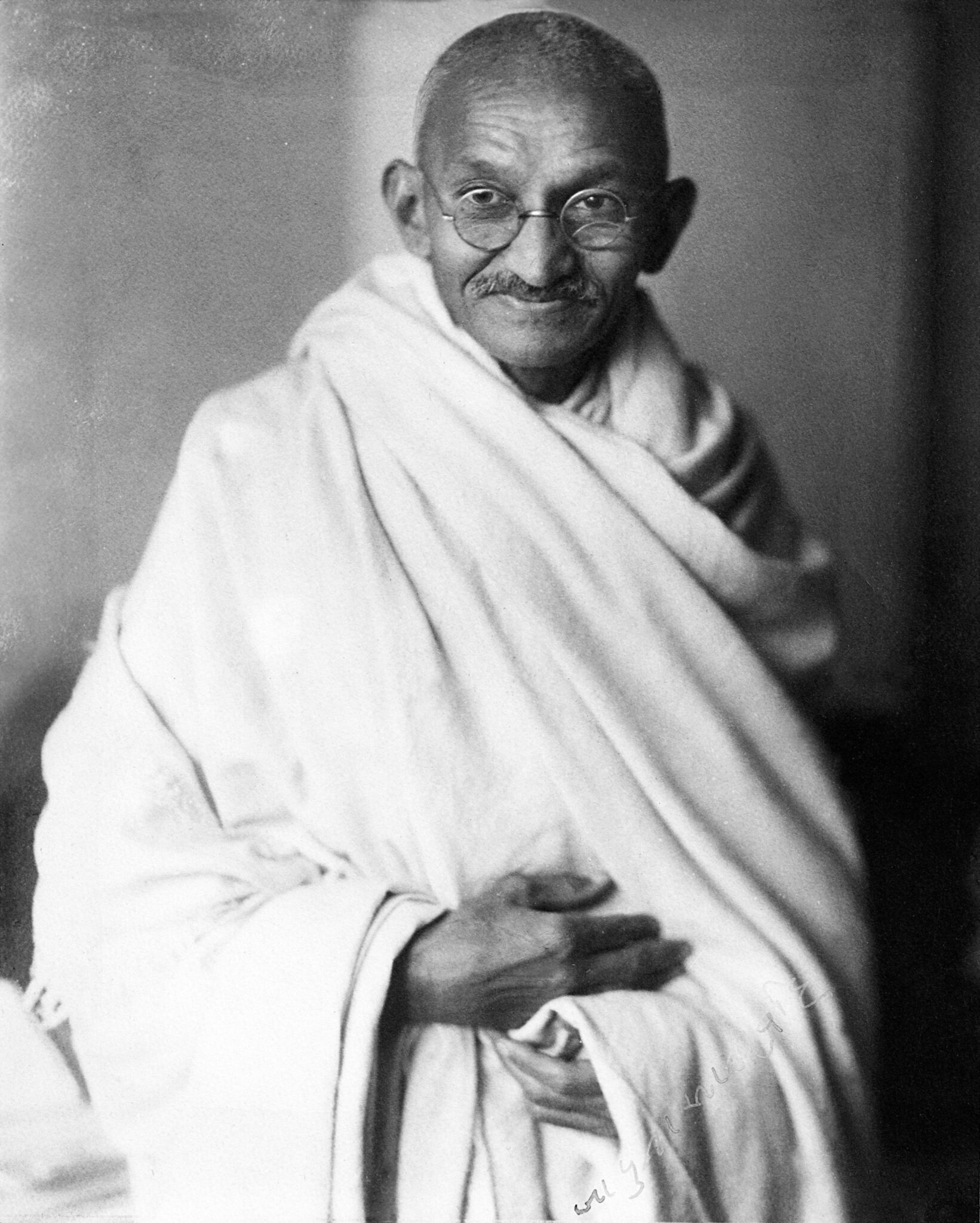 Gandhi Jayanti 2023: डेढ़ सौ वर्ष बाद भी दुनिया को बापू की क्यों आवश्यकता है? राष्ट्रपिता महात्मा गांधी की जयंती पर एक विशेष कहानी पढ़ें।