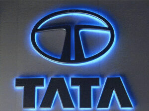 Tata Motors' share price rises more than 7% to a record high following good Q3 results; should you buy