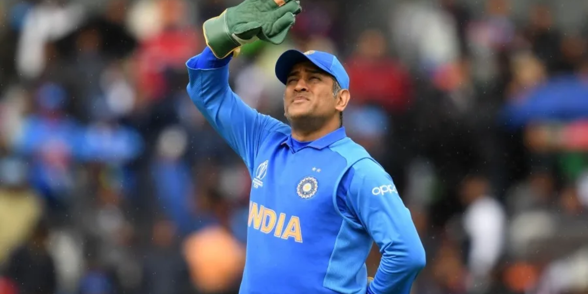 'MS Dhoni can sit in an Australian dressing room and captain it': Hayden expects MSD to 'collect bags, throw balls...'